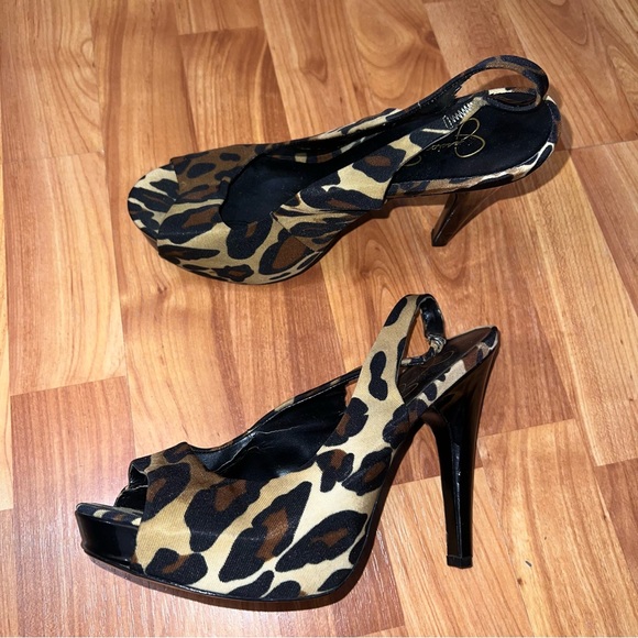 Jessica Simpson Brown and Black Slingback Heels - Picture 1 of 3